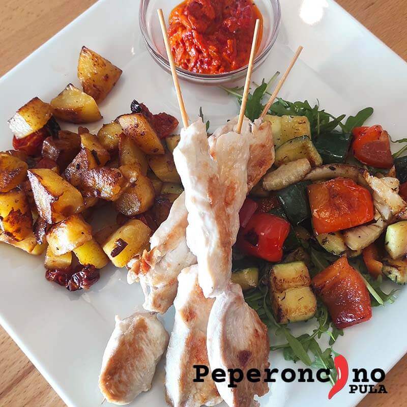 Najbolji Pileći ražnjići sa prilogom u Puli