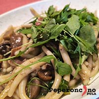 Najbolji domaći Pljukanci sa istarskim pršutom, umakom od gljiva i rokulom u Puli