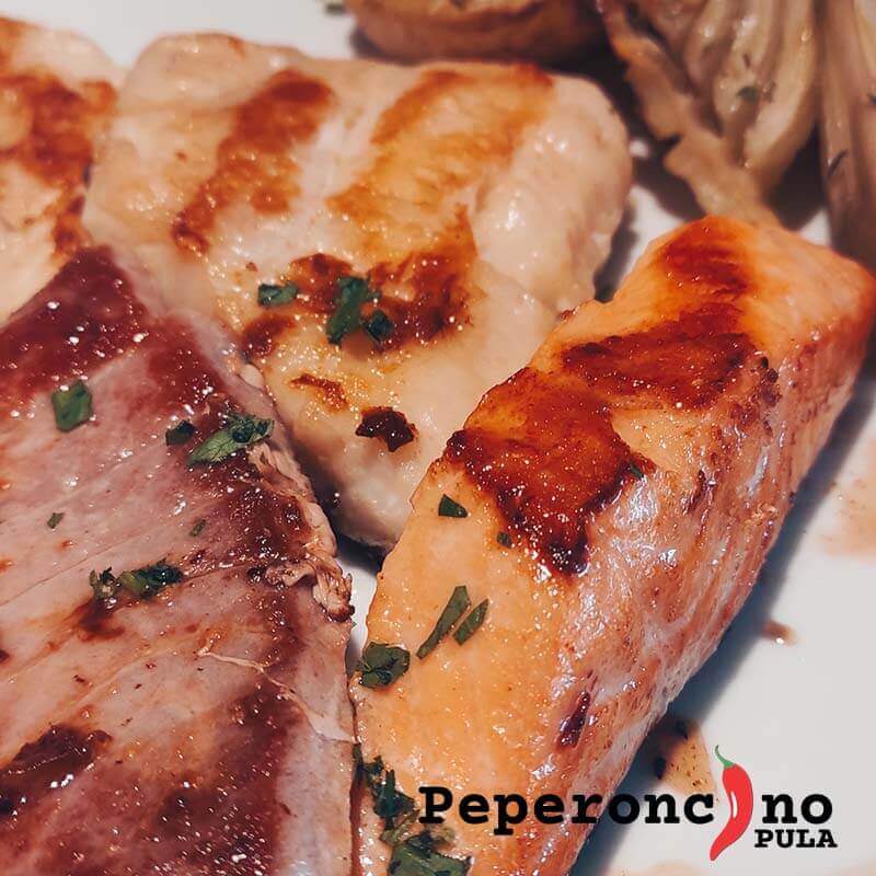 Najbolji Tris fileta ribe na žaru (tuna steak, file lososa i brancina) u Puli